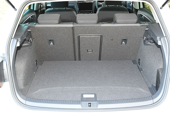 フォルクスワーゲン(VW) eゴルフ(EV：電気自動車)