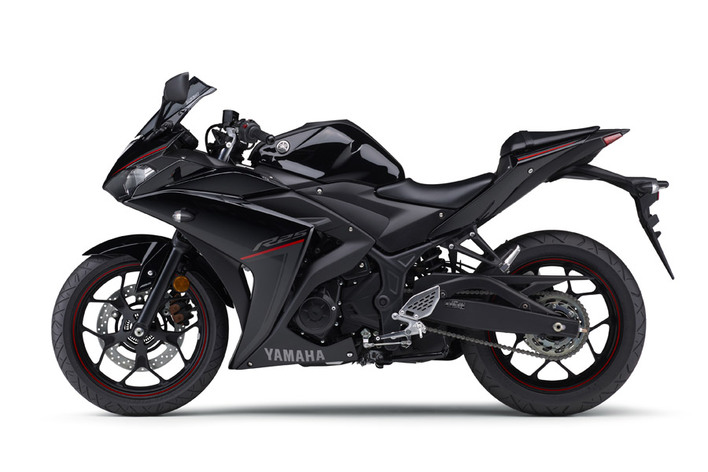 ヤマハ YZF-R25A　ブラックメタリック