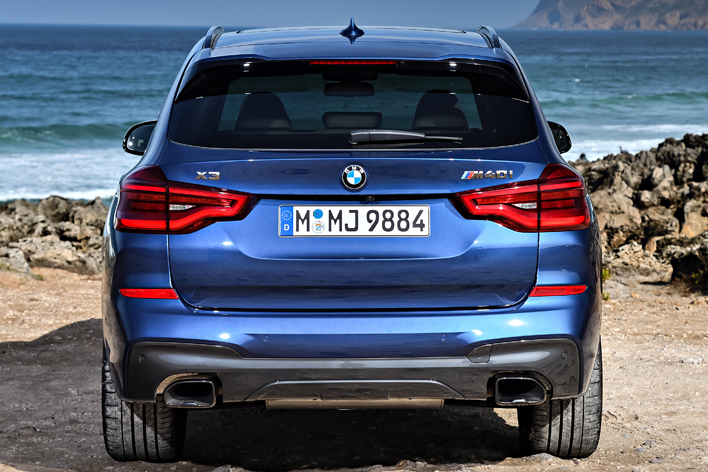 BMW 新型X3 リアスタイル