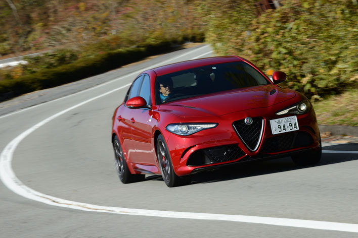 Alfa Romeo GIULIA QUADRIFOGLIO(アルファ ロメオ ジュリア クアドリフォリオ)[FR]