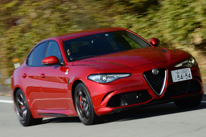 Alfa Romeo GIULIA QUADRIFOGLIO(アルファ ロメオ ジュリア クアドリフォリオ)[FR]