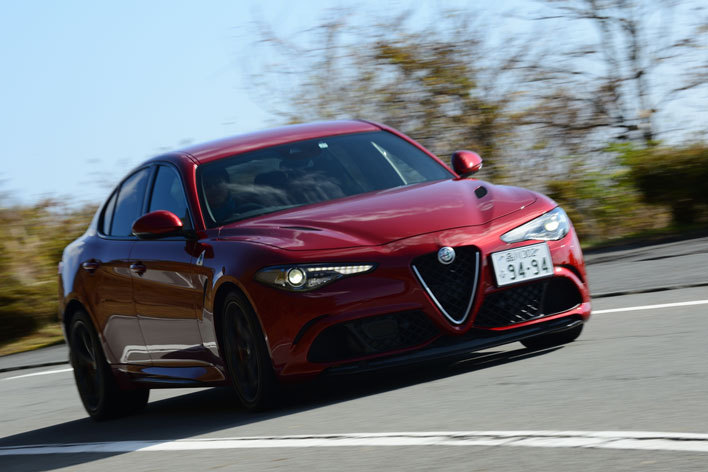 Alfa Romeo GIULIA QUADRIFOGLIO(アルファ ロメオ ジュリア クアドリフォリオ)[FR]