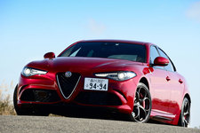 Alfa Romeo GIULIA QUADRIFOGLIO(アルファ ロメオ ジュリア クアドリフォリオ)[FR]