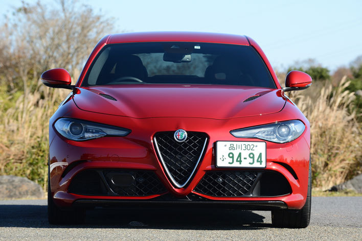 Alfa Romeo GIULIA QUADRIFOGLIO(アルファ ロメオ ジュリア クアドリフォリオ)[FR]