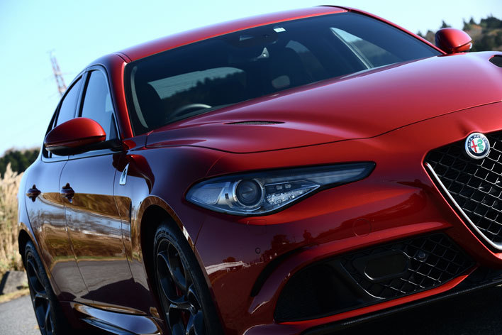 Alfa Romeo GIULIA QUADRIFOGLIO(アルファ ロメオ ジュリア クアドリフォリオ)[FR]