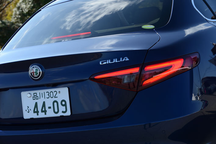 Alfa Romeo GIULIA SUPER(アルファ ロメオ ジュリア スーパー)[FR]