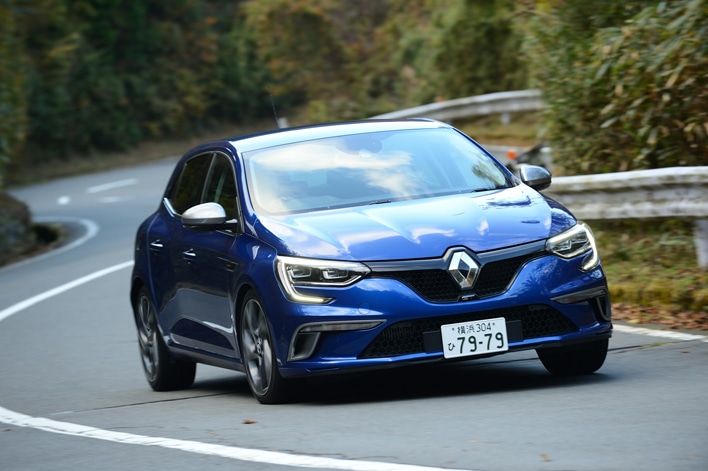 ルノー 新型メガーヌgt 試乗 昔ながらの良さと 今のフランスを想わせる先進性が絶妙に融合 1 2 徹底検証 17年新型車種ー試乗 レポート Mota