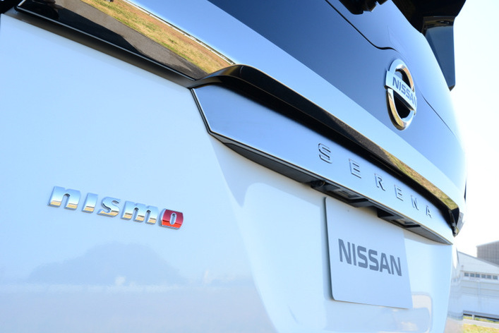 日産 新型セレナnismo 最新情報 価格は341万円から 本格チューニングを施したカスタムミニバンを徹底解説 話題を先取り 新型車解説17 Mota