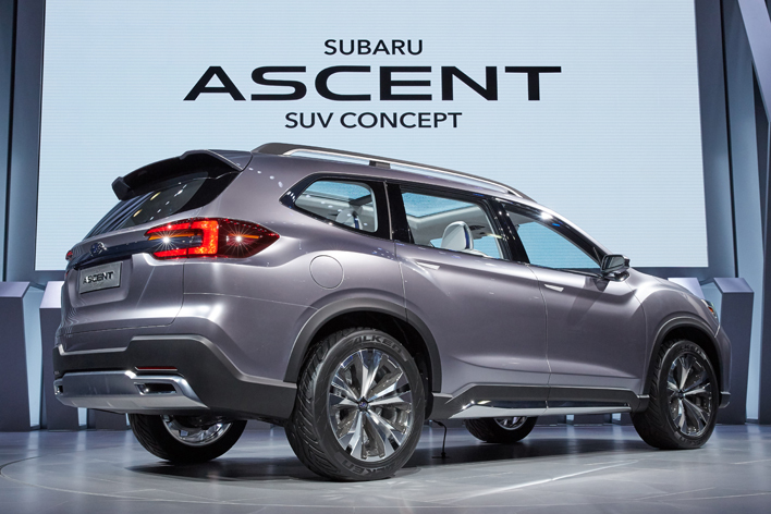 ※写真はニューヨークショー2017で公開されたスバル アセント（北米仕様）