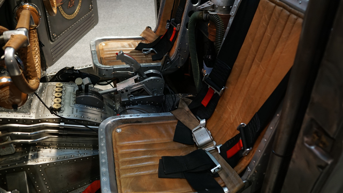 プリマスPT81に航空エンジンを搭載