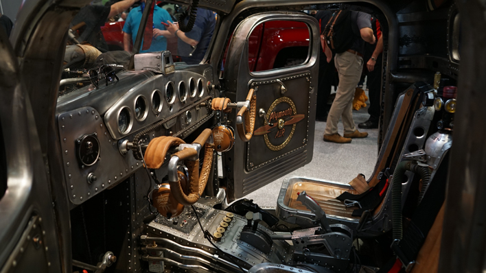 プリマスPT81に航空エンジンを搭載