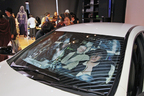 ルーク・スカイウォーカー、ハン・ソロ、オビ=ワン・ケノービ、チューバッカの4人が乗る「ミレニアム・ファルコン号」のコックピットを再現したリバーシブルサンシェイド　※画像は2017年5月2日に行われたイベントで発表されたモデル