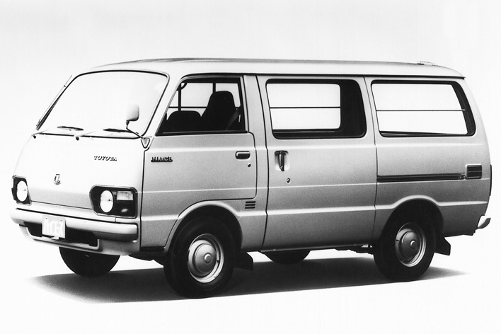 トヨタ ハイエース歴代モデル徹底解説 初代10系から最新0系まで 50周年の歴史を振り返る 1 2 話題を先取り 新型車解説17 Mota