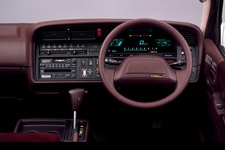 トヨタ ハイエースワゴン（100系）の内装