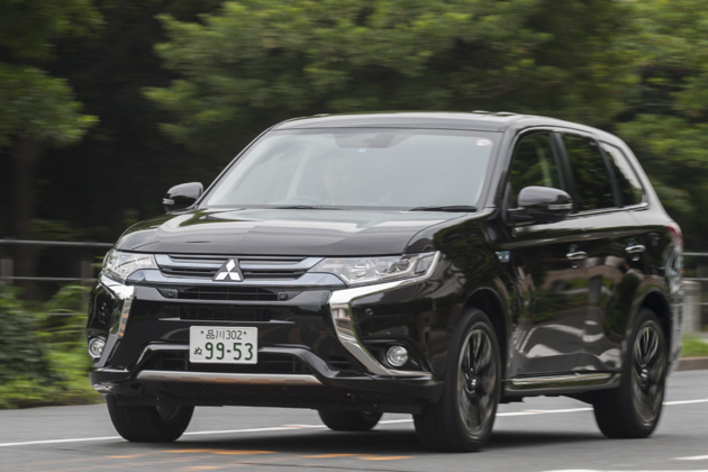 三菱 アウトランダーPHEV G Limited Edition