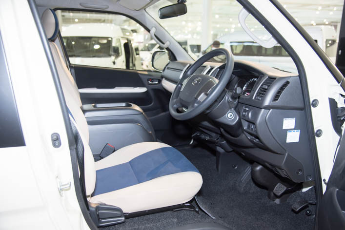 5代目新型ハイエース リラクベース　インテリア