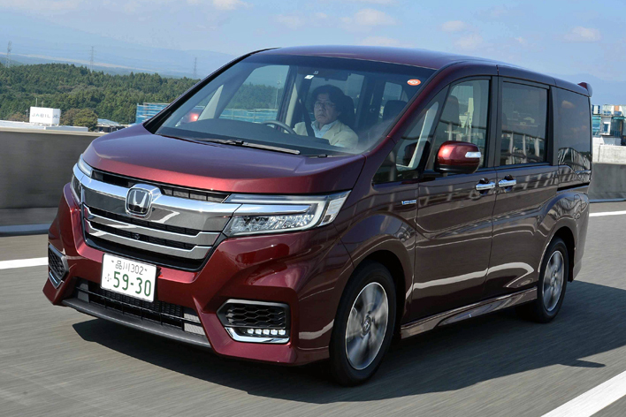 ステップワゴンが21年中にフルモデルチェンジか 人気低迷に加え ホンダ狭山工場閉鎖で揺れる新型ステップワゴン はまさかのフリードと統合 話題を先取り 新型車解説21 Mota ステップワゴンが21年中にフルモデルチェンジか 人気低迷に加え ホンダ狭山工場閉鎖で揺れる新型ステップワゴン はまさかのフリードと統合 話題を先取り 新型車解説21 Mota