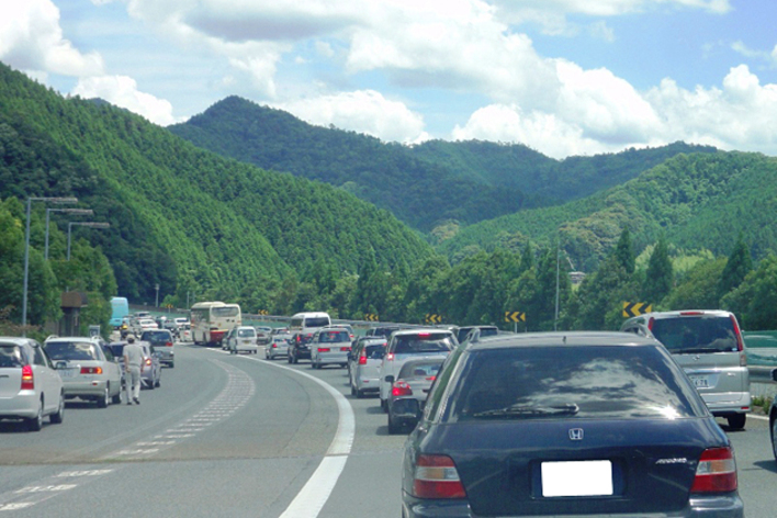 渋滞中にあると安心！ 車用の携帯トイレ、選び方のポイントとは【緊急お助けグッズ】