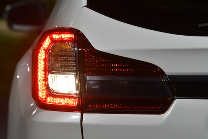 スバル 新型アセント(3列シートSUV)【LAショー2017】