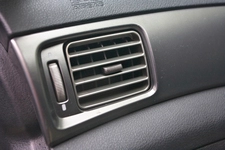 車内の匂いを消す方法
