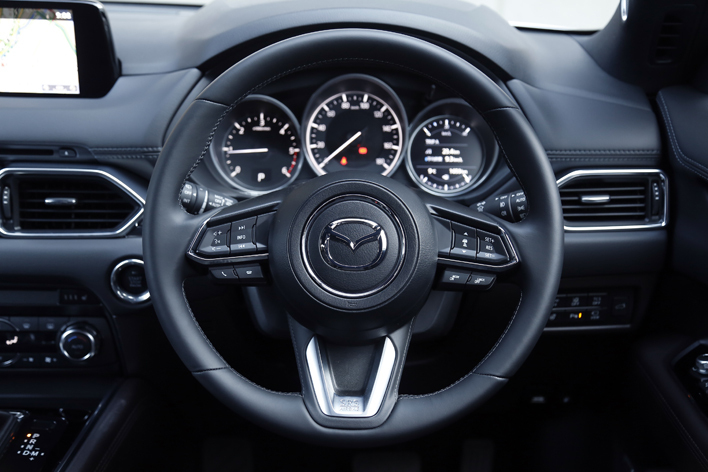 マツダ 新型CX-8 XD L Package　ステアリングホイール