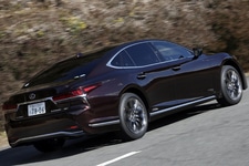 レクサス LS500h