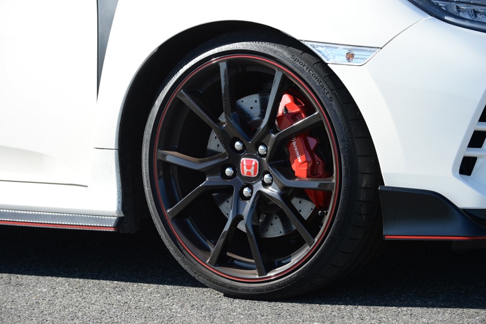 フェード現象を防ぐには 下り坂でブレーキが効かなくなる理由 ペーパーロック現象との違いを徹底解説 初心者必見 編集部が語る自動車 購入ノウハウ Mota