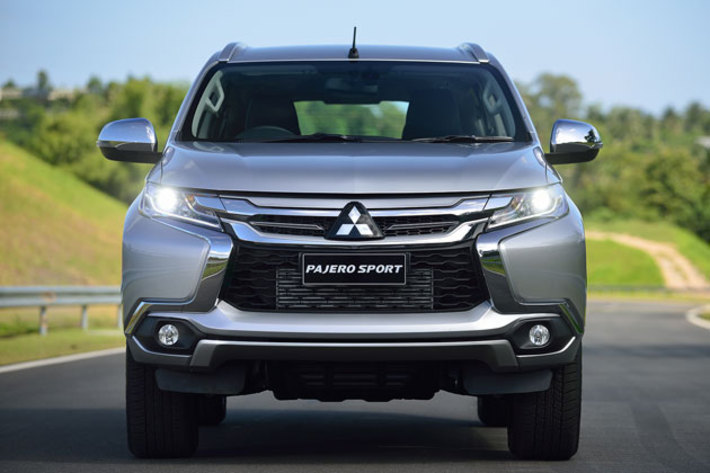 三菱 パジェロスポーツ
