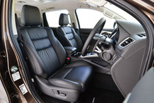 三菱 パジェロスポーツ