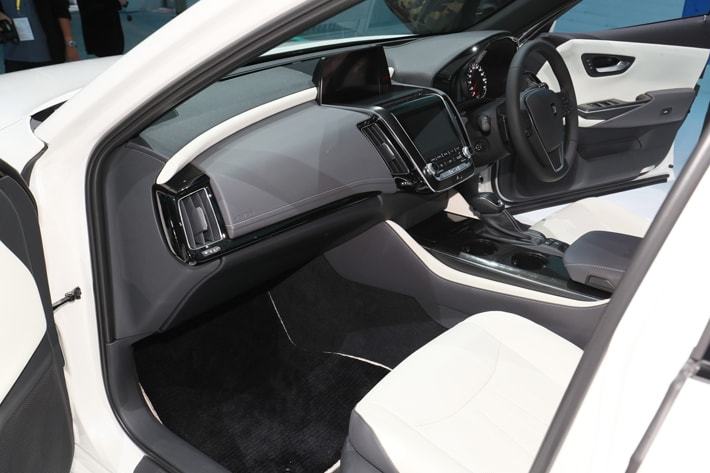 トヨタ 新型クラウン(15代目)コンセプトモデルの内装（東京モーターショー）