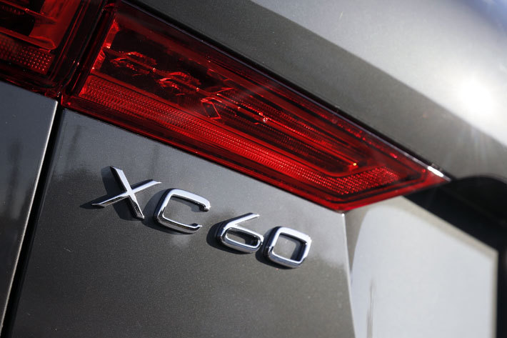 ボルボ XC60 T5 AWD Inscription(インスクリプション)＜Drive-E 直4 2.0リッターガソリン直噴ターボ＞