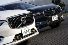 (左)ボルボ 新型 XC60 T8 TwinEngine(PHV)AWD Inscription＜プラグインハイブリッド＞／(右)ボルボ XC60 T5 AWD Inscription(インスクリプション)＜Drive-E 直4 2.0リッターガソリン直噴ターボ＞