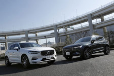 (左)ボルボ 新型 XC60 T8 TwinEngine(PHV)AWD Inscription＜プラグインハイブリッド＞／(右)ボルボ XC60 T5 AWD Inscription(インスクリプション)＜Drive-E 直4 2.0リッターガソリン直噴ターボ＞