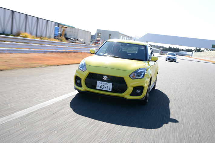 スズキ  スイフトスポーツ