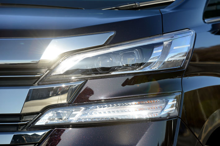 トヨタ ヴェルファイア ハイブリッド エグゼクティブラウンジ