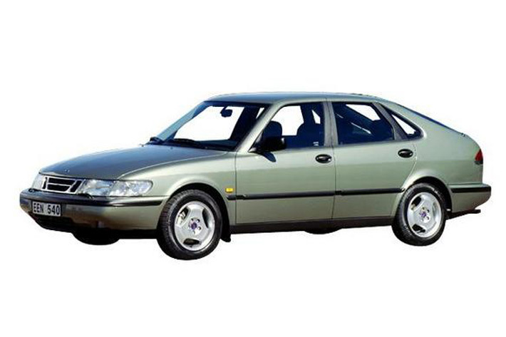サーブ 900