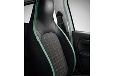 ルノー トゥインゴ ラ・パリジェンヌ