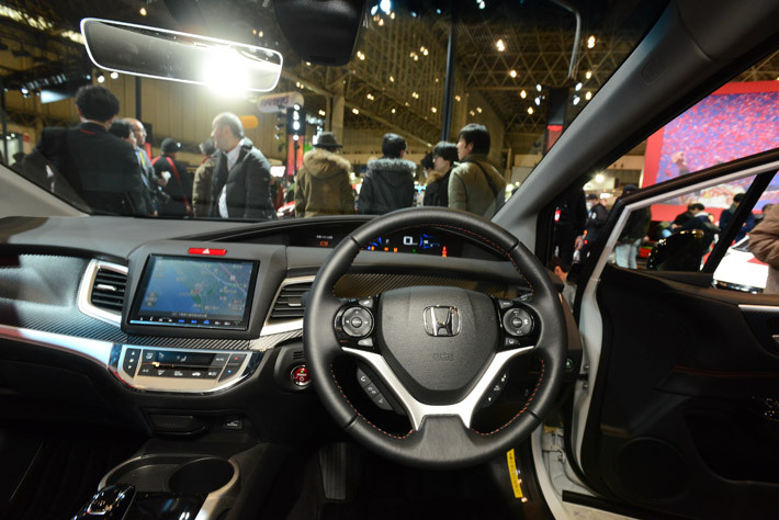 ホンダ 新型ジェイド 5人乗り仕様[2018年春マイナーチェンジモデル]