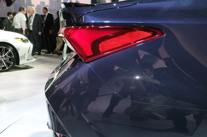 トヨタ アバロン（日本名：プロナード）がフルモデルチェンジ