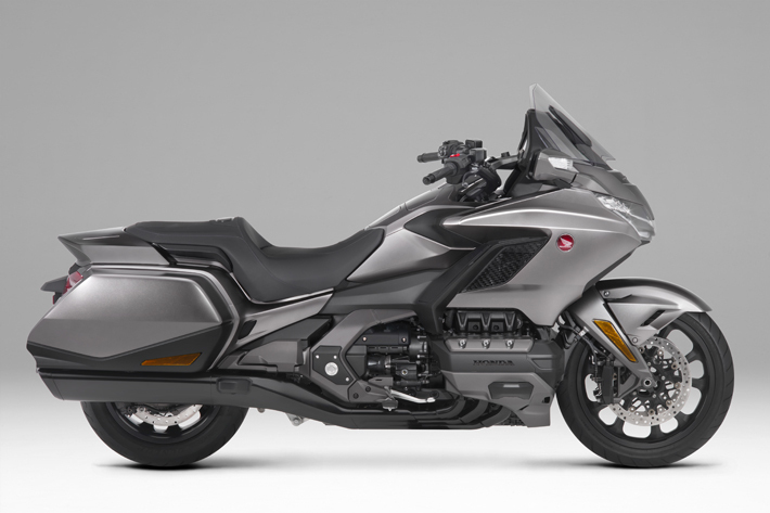 ホンダ ゴールドウイング17年ぶり全面刷新！車体とエンジンを新