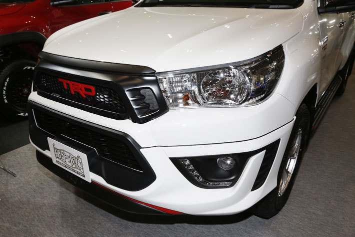 キャノピーを載せてハイラックスサーフ風も 日本で復活したハイラックスのカスタムブームがやってきた 東京オートサロン18 画像ギャラリー No 4 特集 Mota