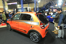 トゥインゴGTのリアハッチを「あえて」開けっ放しで展示する理由とは【東京オートサロン2018】