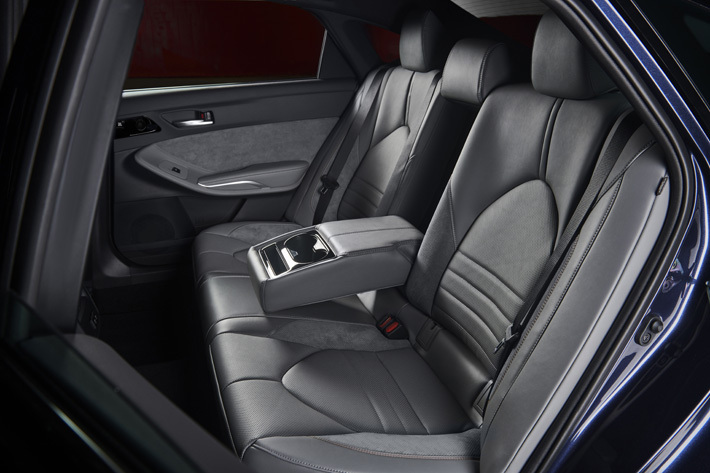 トヨタ 新型アバロン XSE