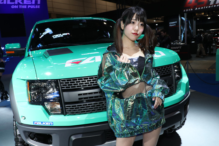 東京オートサロン2018　コンパニオン「ファルケンブース」