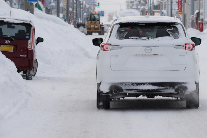 大雪で大パニックも 都市部で雪道を運転する際に気をつけたいポイントとは 初心者必見 編集部が語る自動車購入ノウハウ Mota