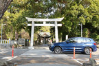 松並木「神の道」の行きつく場所にあるのが御穂神社(静岡市清水区)／BMW 新型X3で往く駿河路“ゆる旅”ドライブ