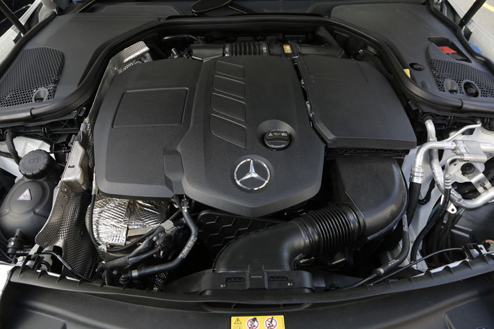 メルセデス・ベンツ 新型E220d 4MATIC All-Terrain(オールテレイン)[4WD]