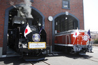東武鉄道「SL大樹」C11形207号機 蒸気機関車（右は補機として活躍するDE10型1099号機ディーゼル機関車)