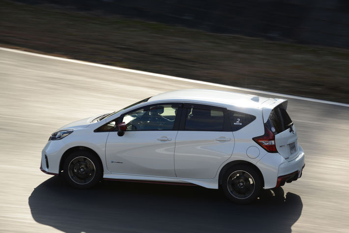 NISMOドライビングアカデミー