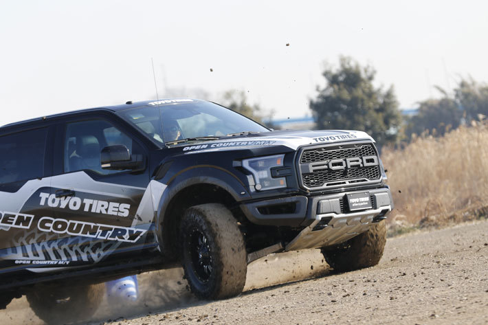 トーヨータイヤ オープンカントリー「M/T」を装着したフォード F-150